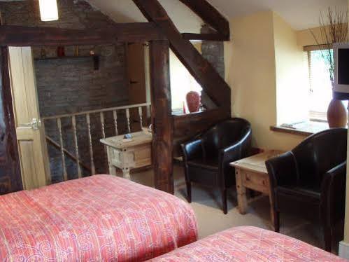 The Horse & Jockey Inn Найтън Екстериор снимка