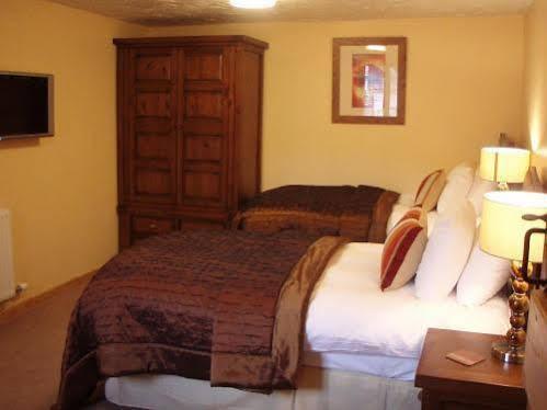 The Horse & Jockey Inn Найтън Екстериор снимка